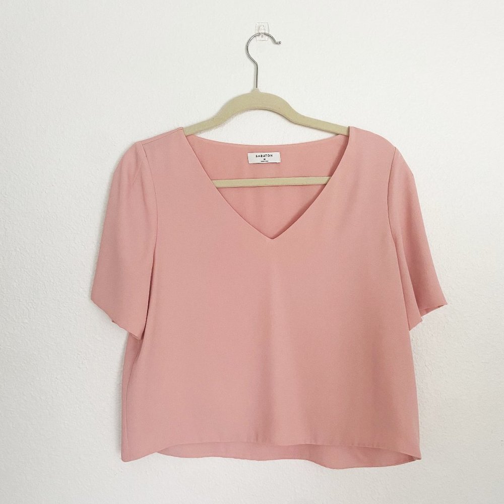 Aritzia Babaton pink cropped v-neck blouse size M